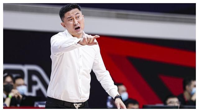 为了表示我的诚意，今天就先把一千万打到萧氏集团账上，剩下的七千万，会在一个月内付清。